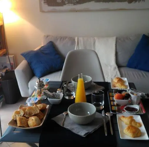 Et Petit Dejeuner Pres De La Bed and Breakfast