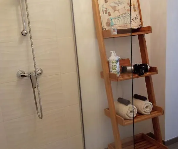 Et Petit Dejeuner Pres De La